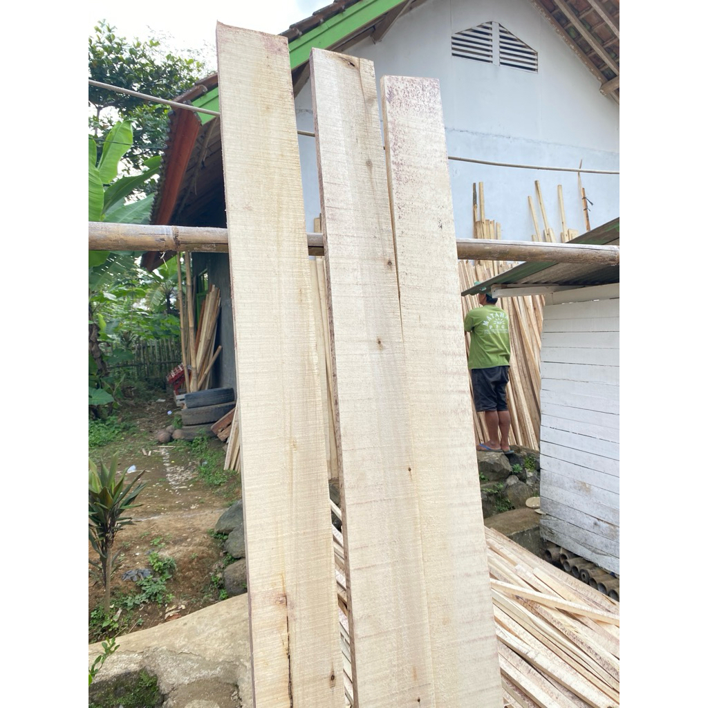 kayu papan 2x15x200cm sudah diserut halus