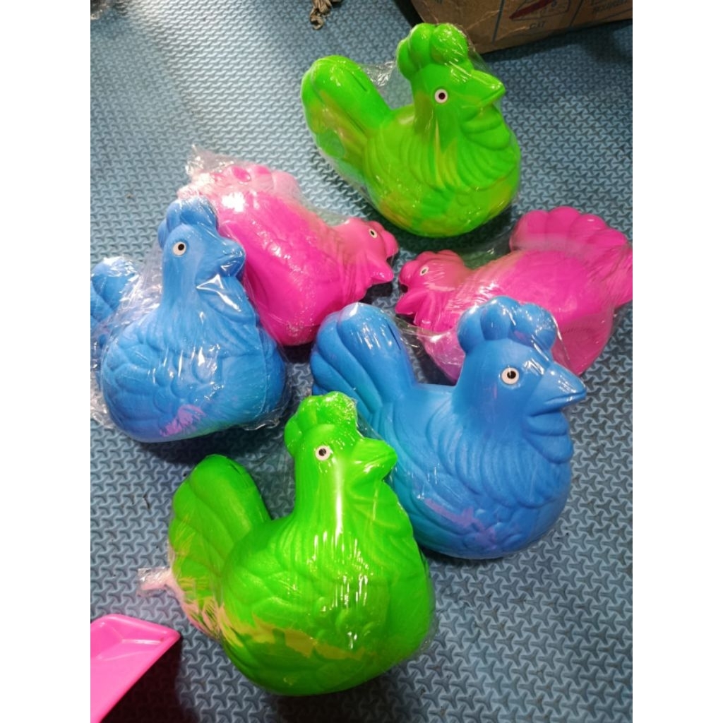 Tabungan Celengan Ayam Plastik warna / instant