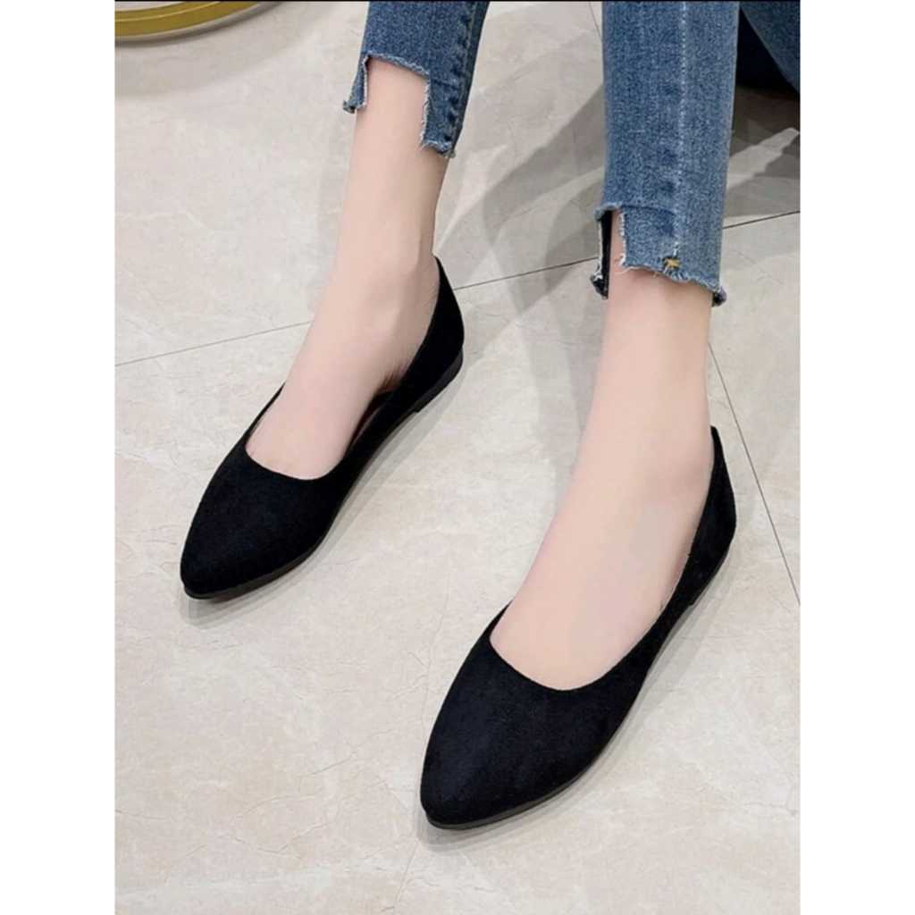 Naomi - Sepatu Flat Hitam Wanita Polos