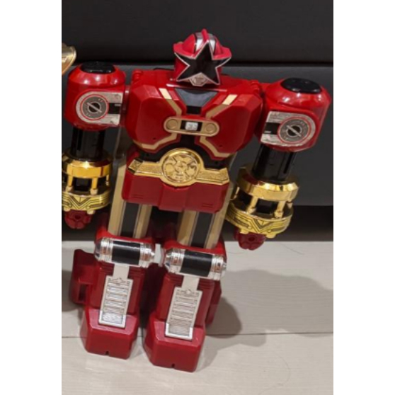 Mainan Megazord DX Red Puncher Ohranger