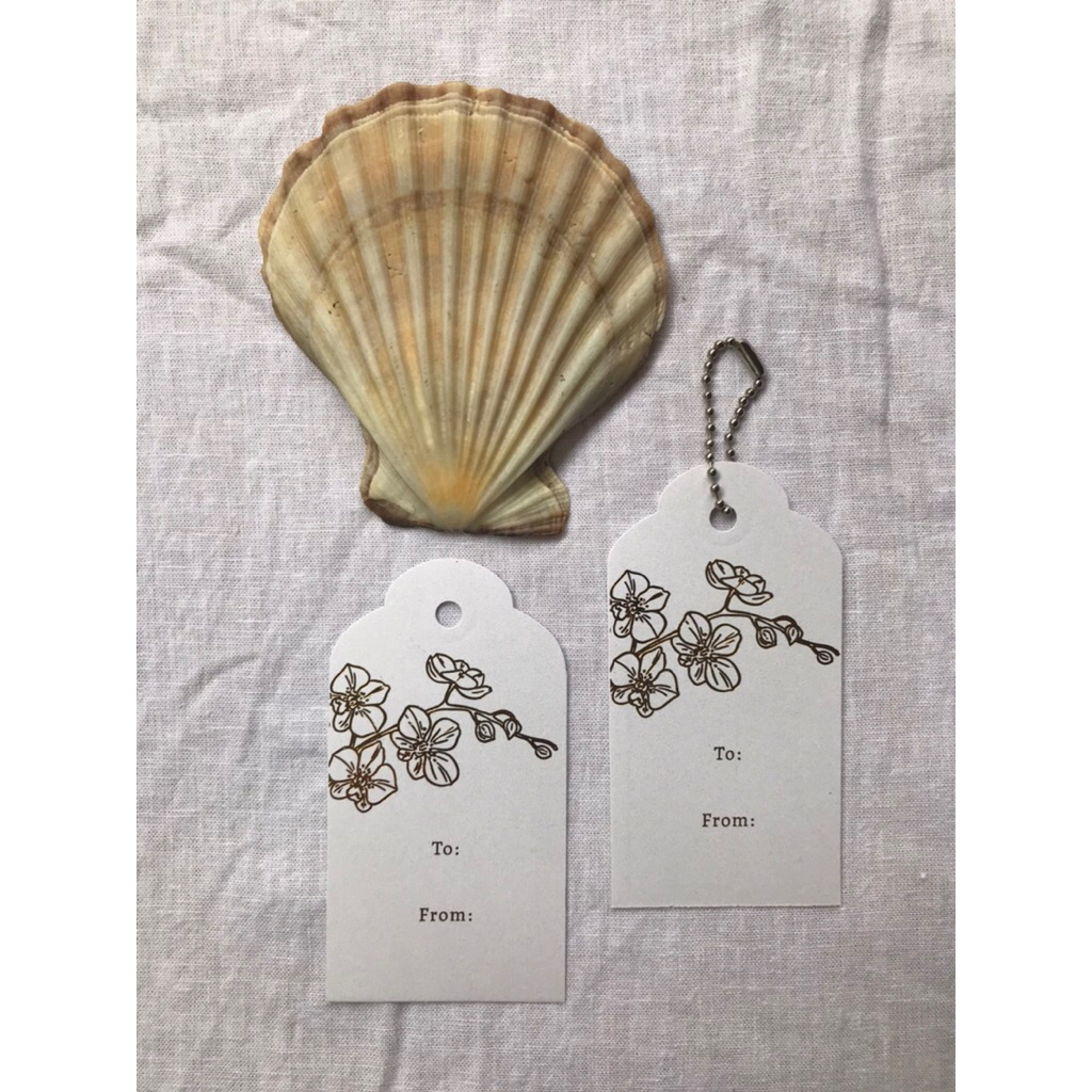 

hangtag souvenir hampers