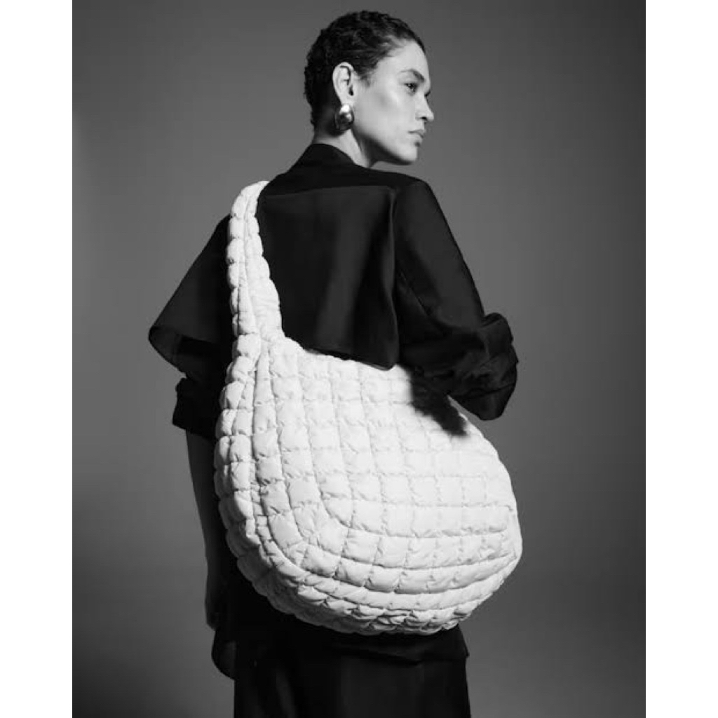COS 100%original quilted bag