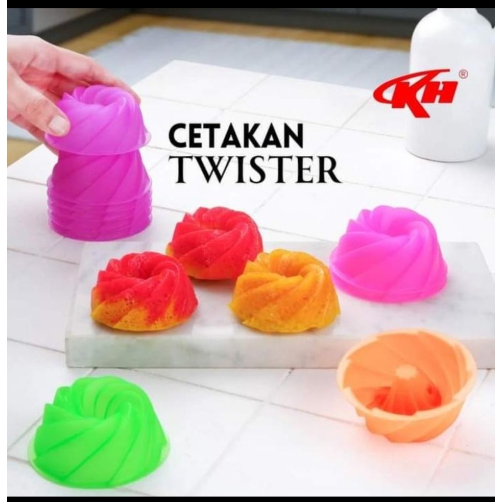 

CETAAN TWISTER PUDING KUE JELY AGAR ISI 1LUSIN
