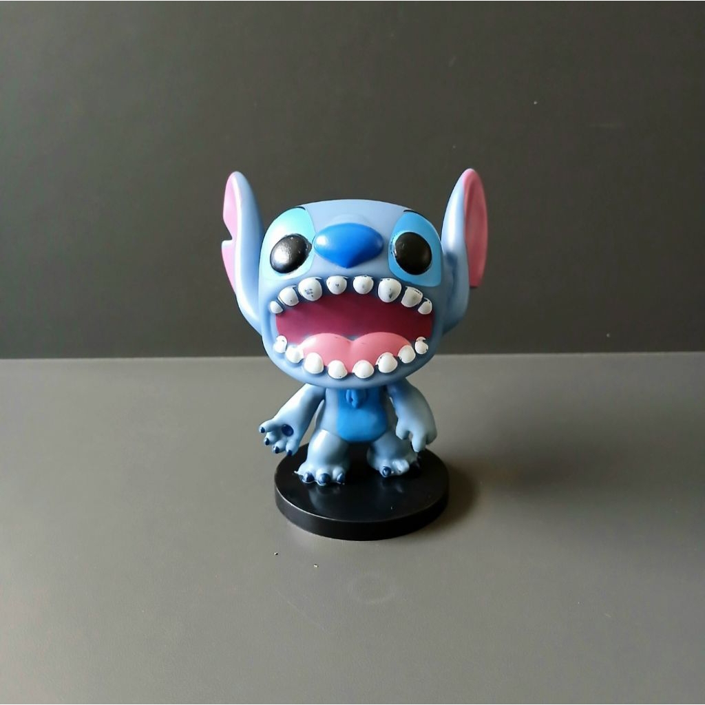 mainan figure Stitch