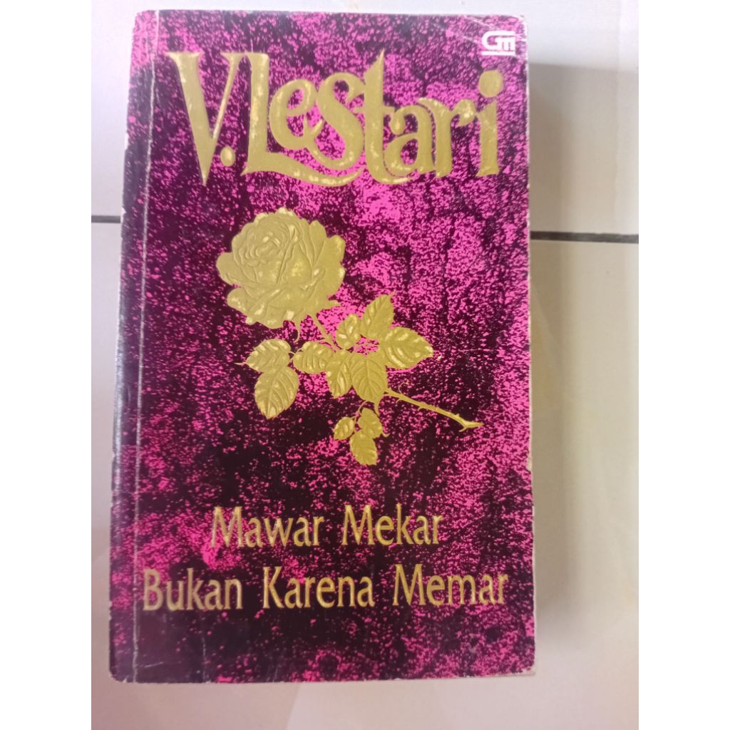 novel v lestari mawar mekar bukan karena memar