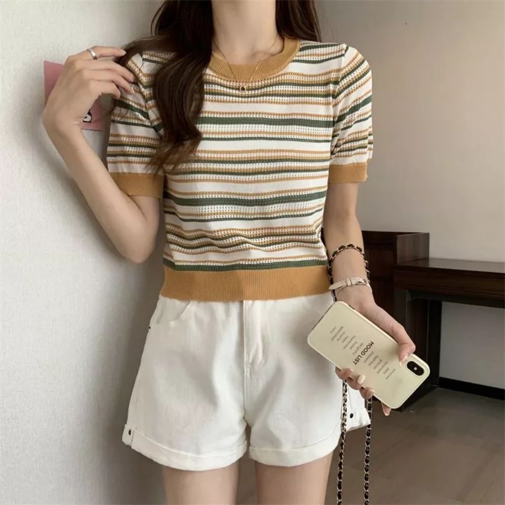 Preloved Atasan Knit Crop Wanita | Kaos Crop Wanita Garis