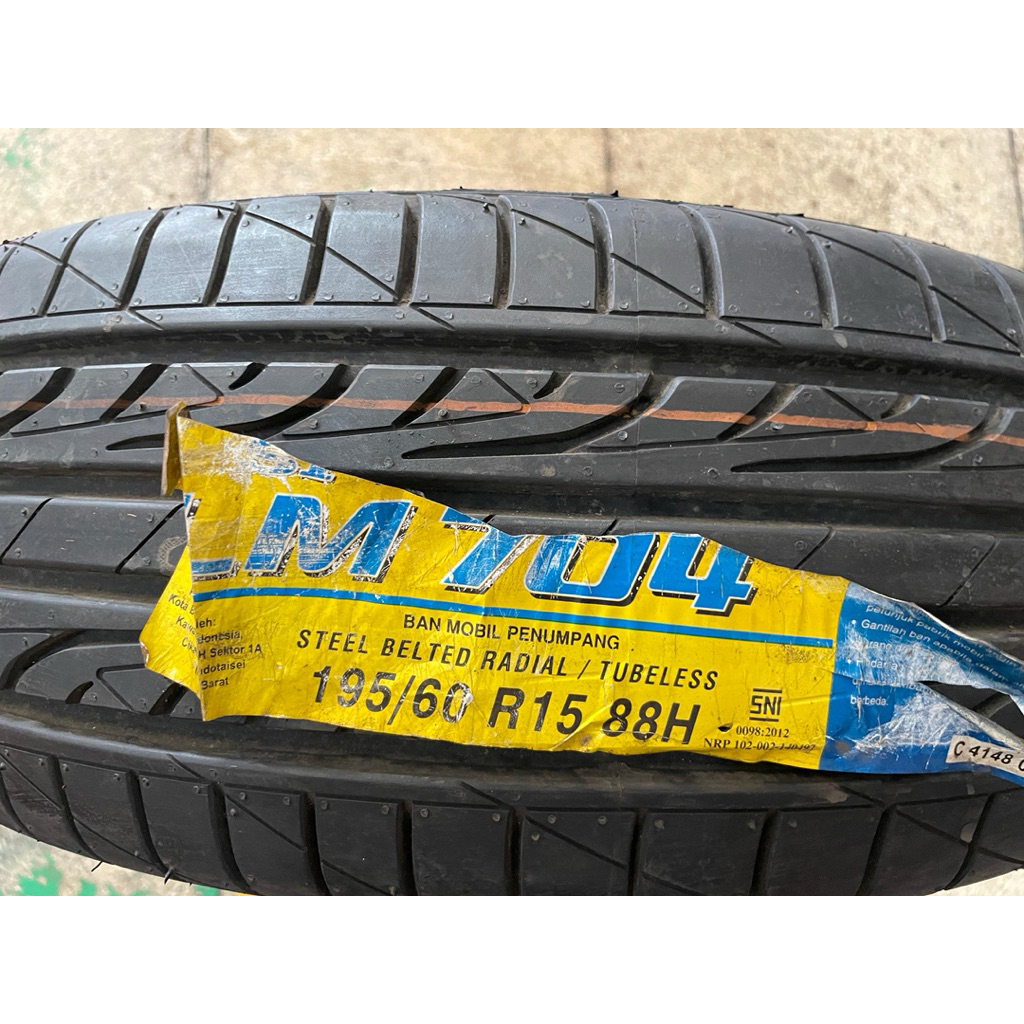 Ban Dunlop LM704 195/60 R15