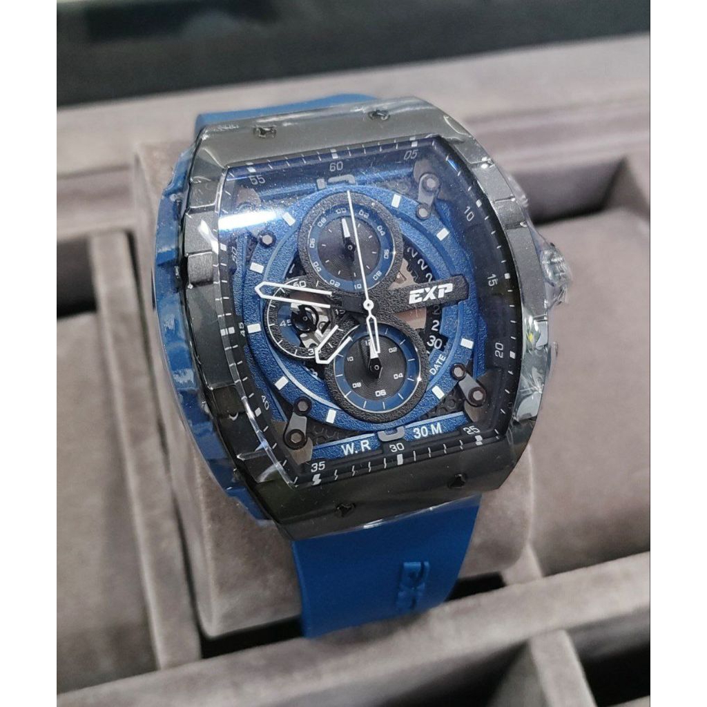 Expedition 6782 jam pria