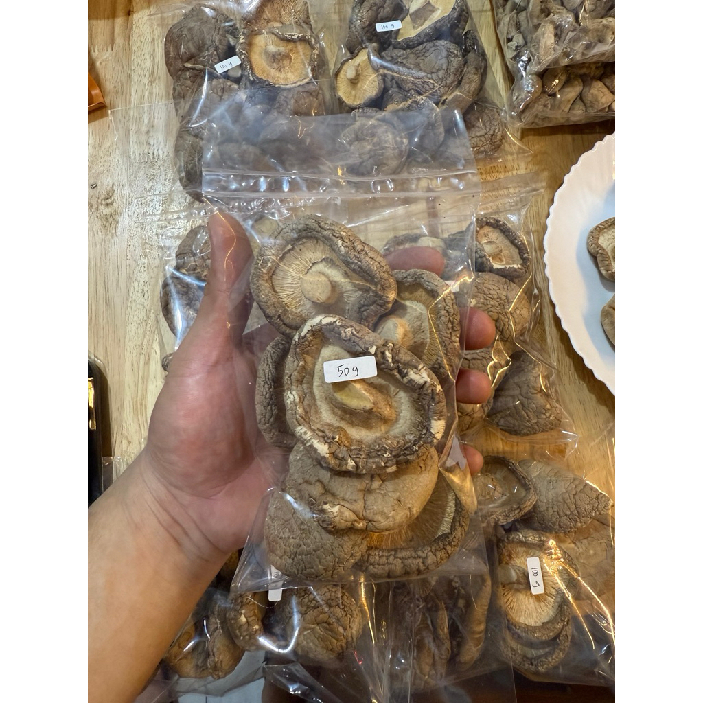 

50 Gram Jamur Kering SHITAKE/ HIOKO Premium Grade JUMBO