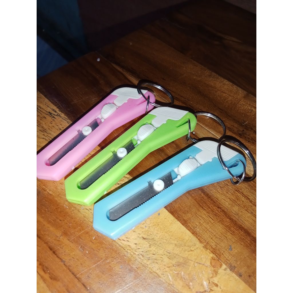 

GANTUNGAN KUNCI CUTTER UNIK