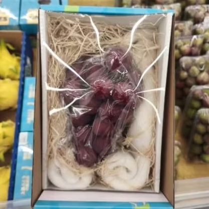 

Buah anggur Queen Nina super premium anggur Queen merah gift box
