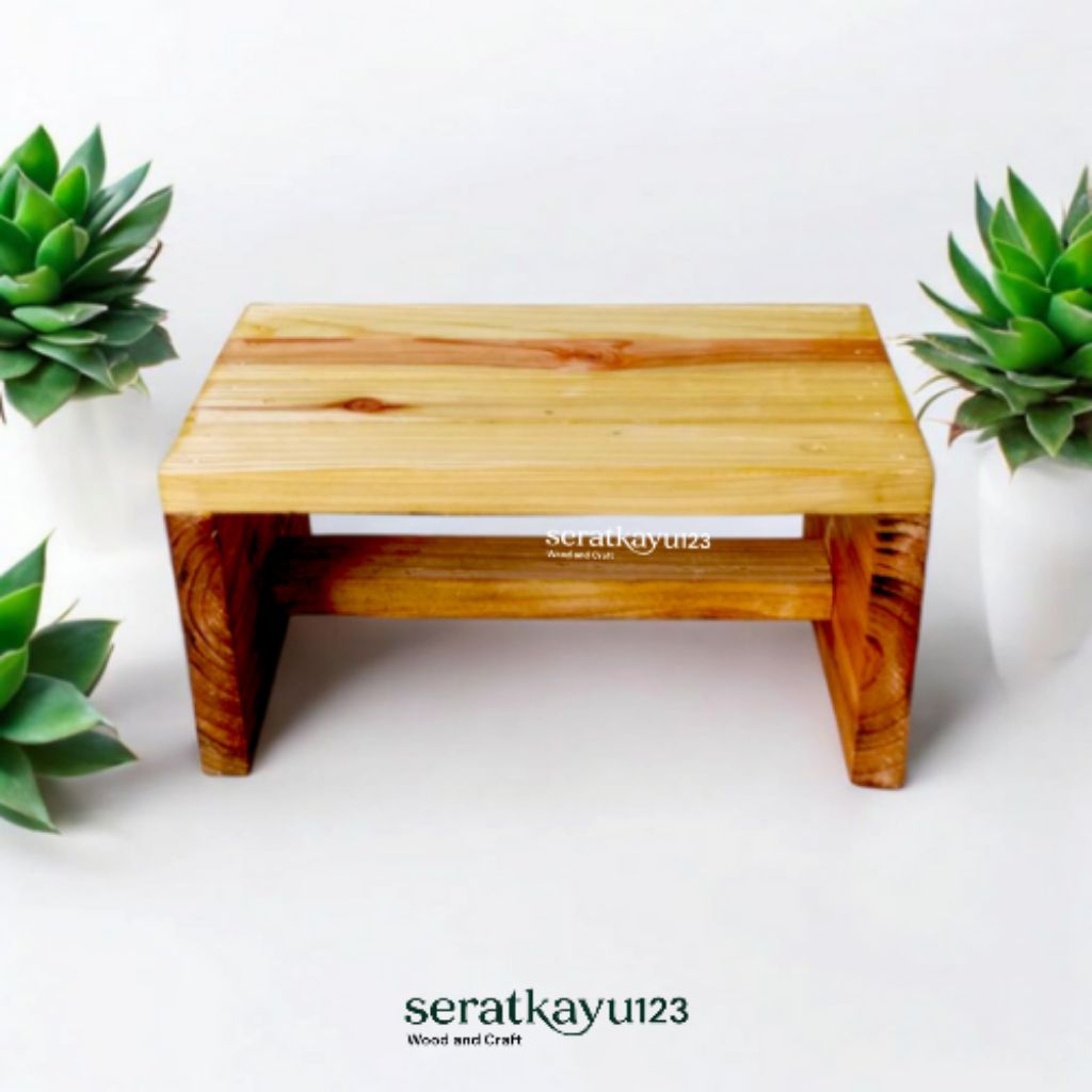 Jengkok Mini Kayu / Bangku Kayu Kecil / Dingklik