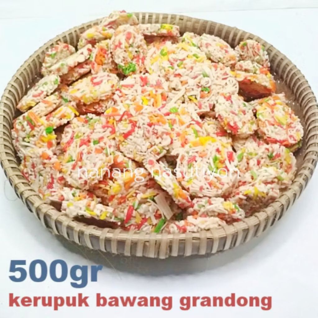 

KERUPUK BAWANG GRANDONG MENTAH MEKAR RENYAH SIAP GORENG NETTO 500GRAM