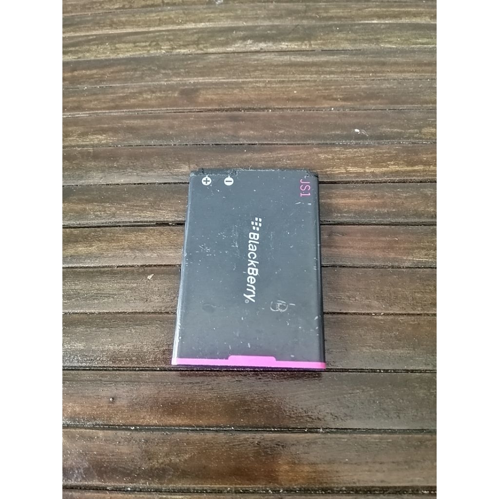 baterai blackberry js1