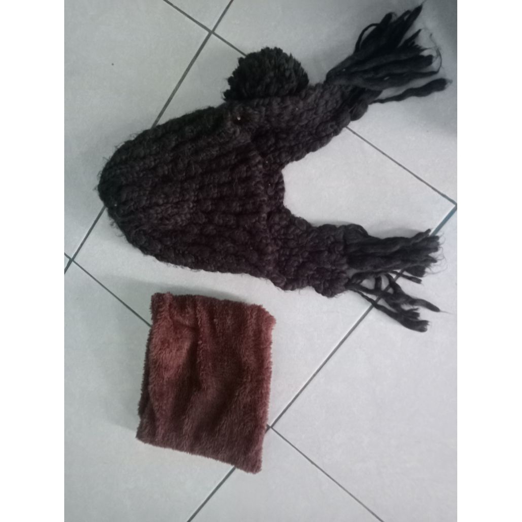 kupluk rajut/topi gunung rajut unik wanita