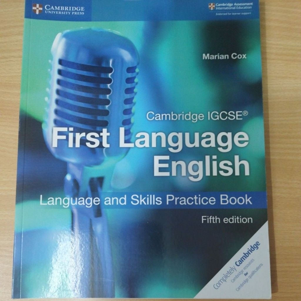 First Language English Cambridge IGCSE, Language and Skills Practice Book (by Marian Cox)