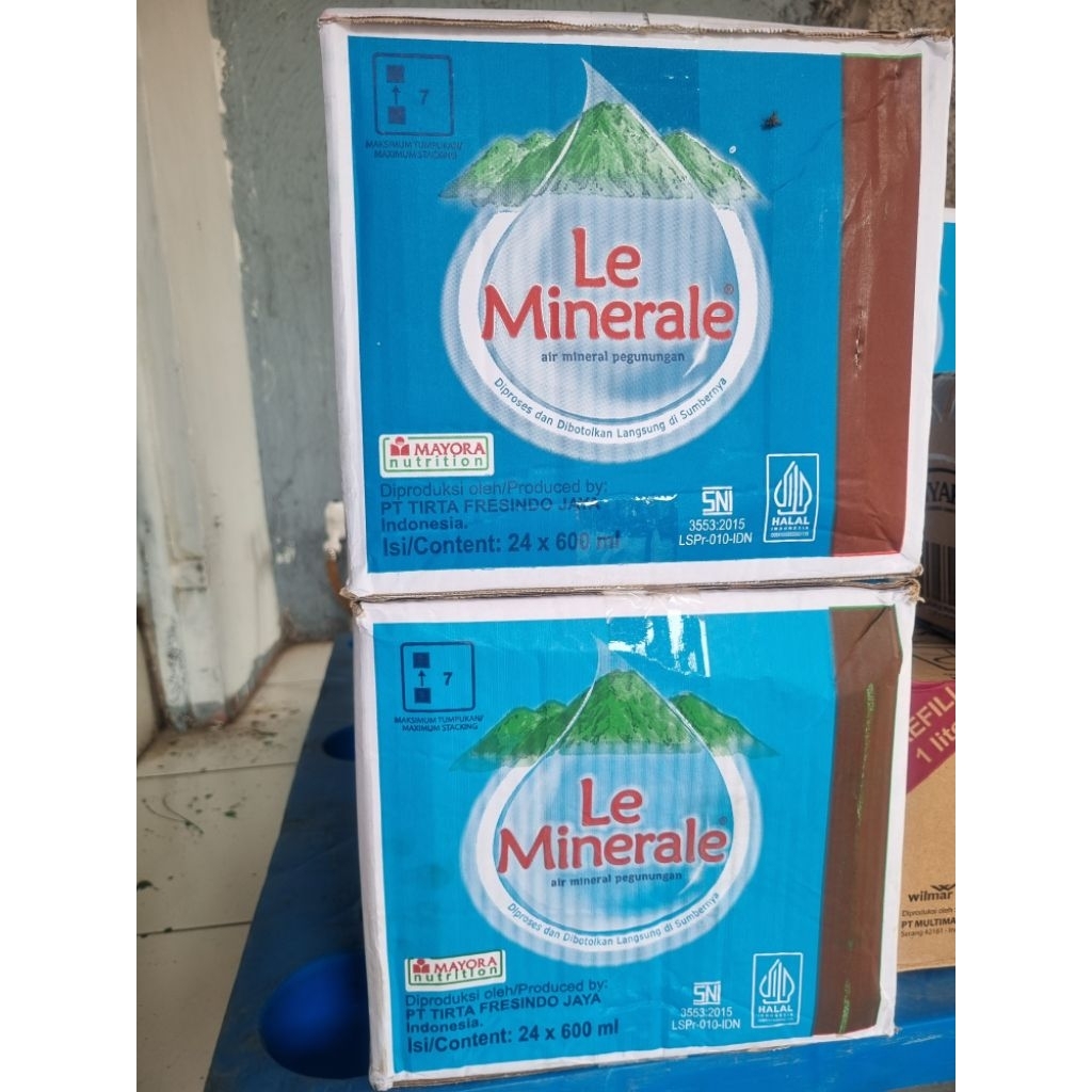 

Air minum Le Minerale 600ml