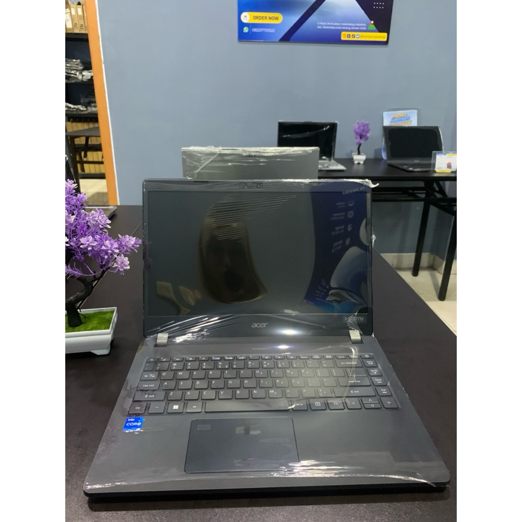 Acer P214 Travelmate Hitam