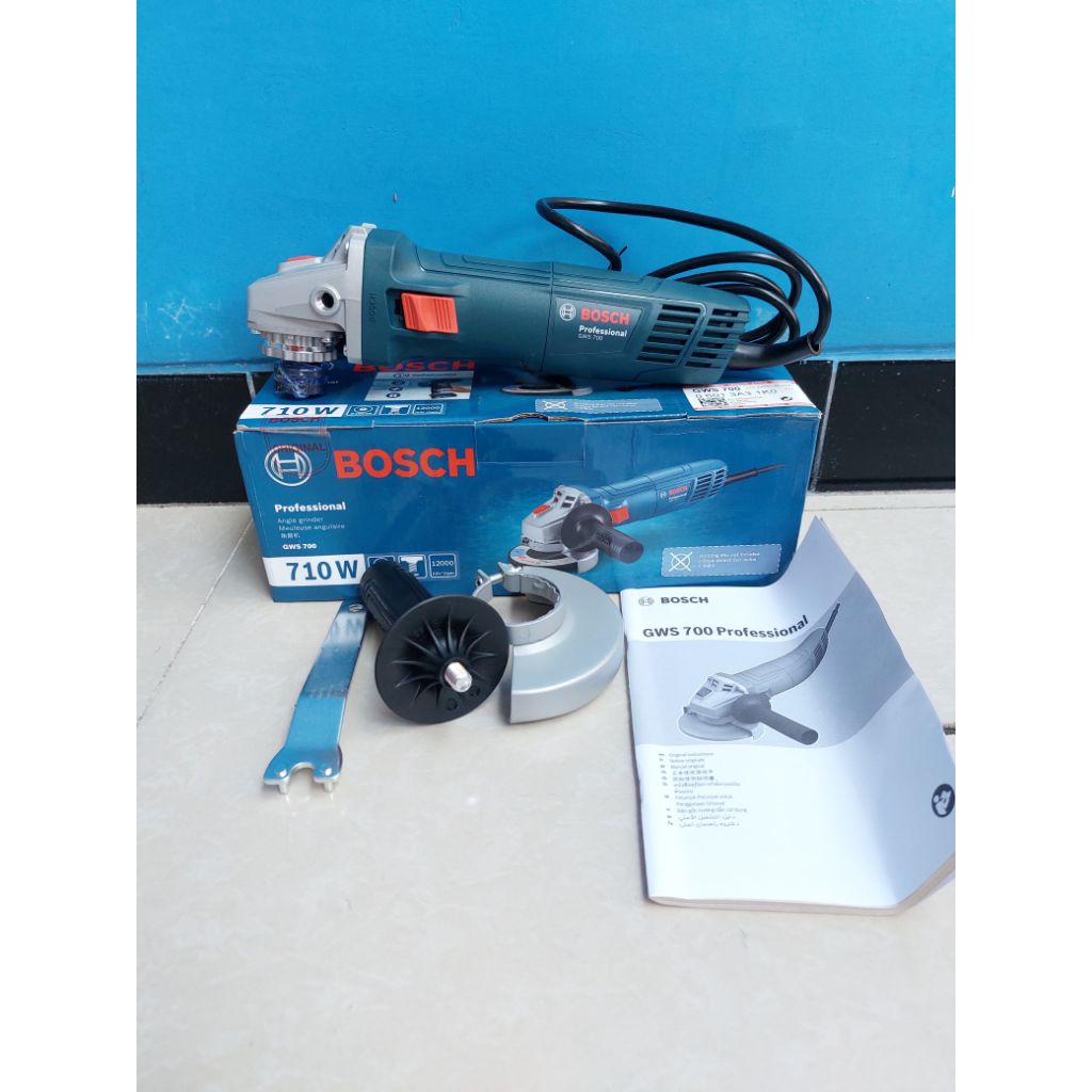 BOSCH Gerinda GWS 700 - Original - Gerinda Tangan