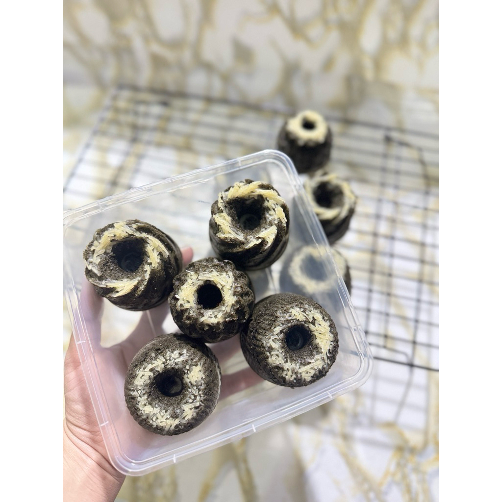 

Bolu Ketan Hitam keju melt