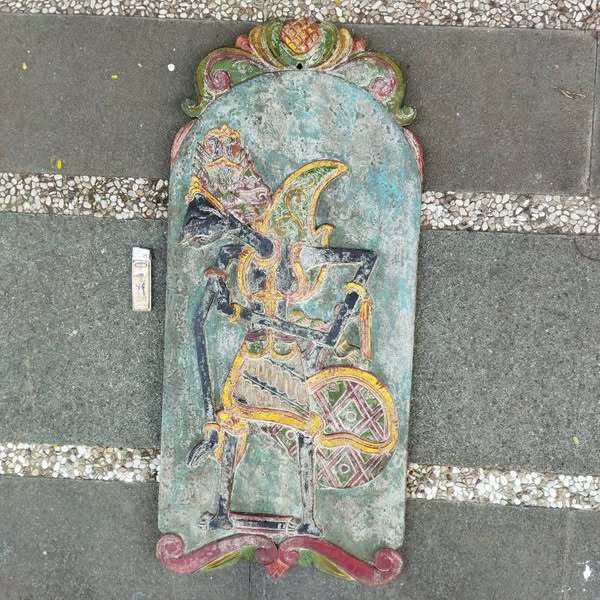 Pajangan Dinding Vintage Blawong Ukir Wayang