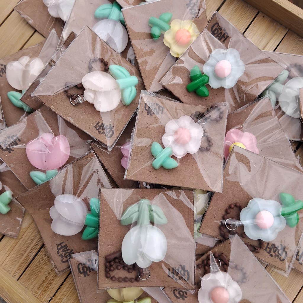 MINI CHARM, PIN BROS | Clay Bunga | Gantungan Tas Kecil | Bros Clay