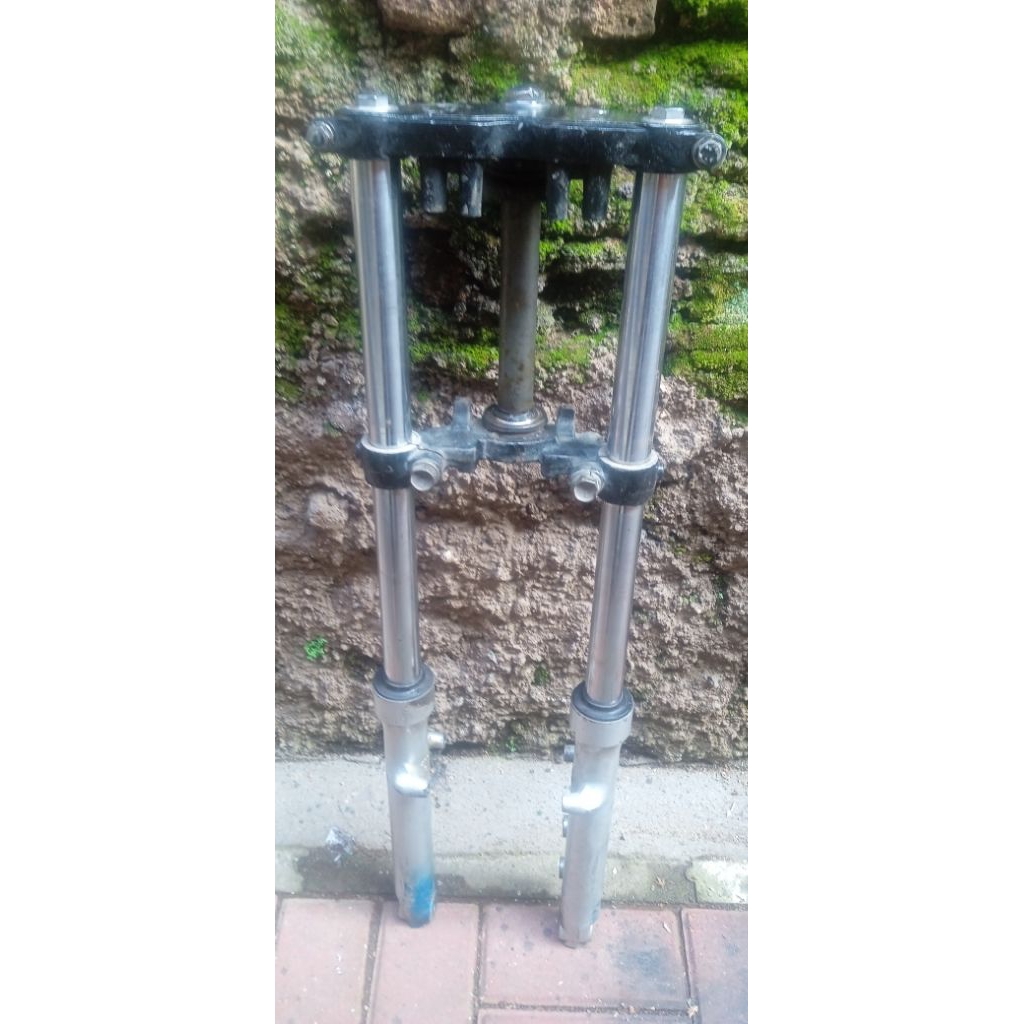 shockbreaker depan thunder 125  original bekas