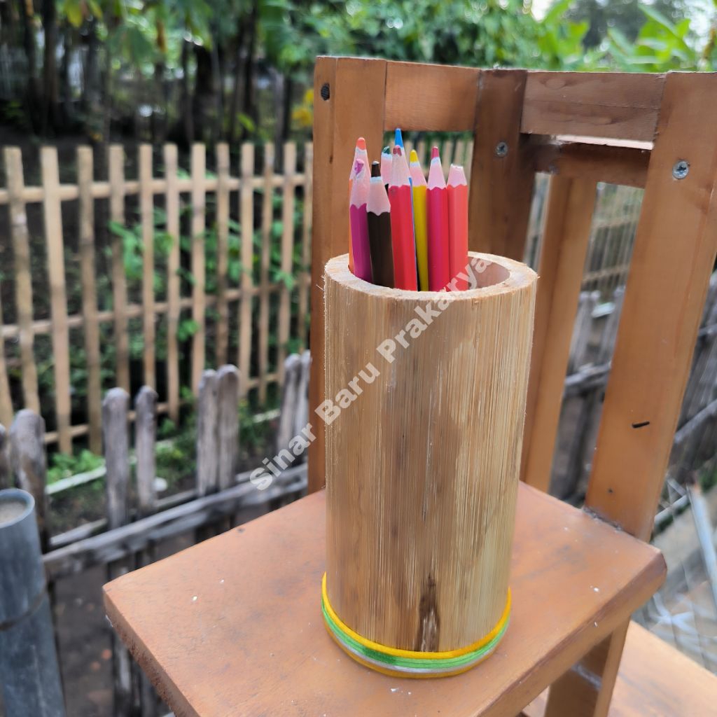 

Tempat Pensil Pulpen dari Bambu