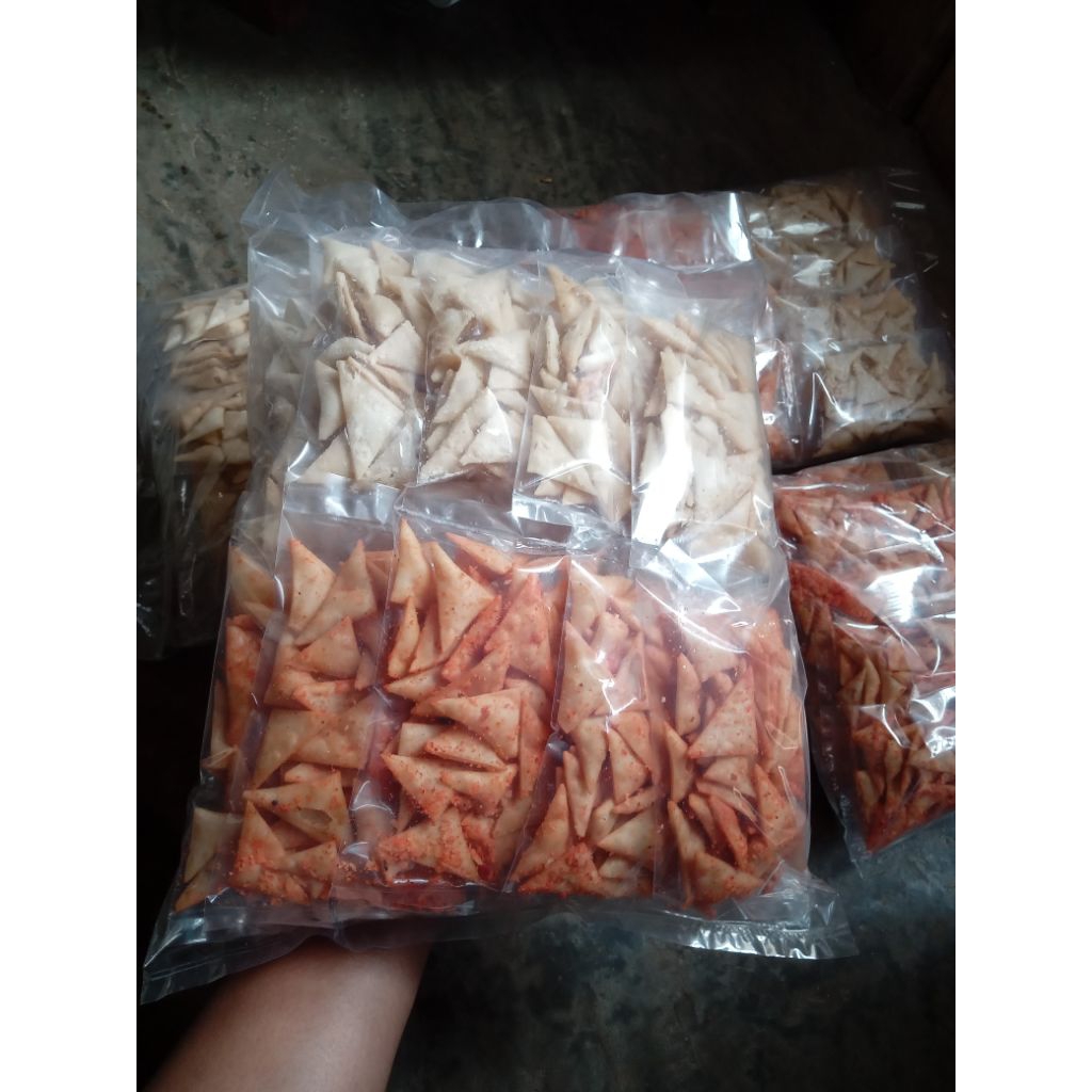 

Keripiki Pangsit Pangsit Goreng Cemilan pangsit isi 20 pcs