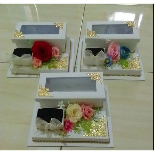 

Tempat Mahar Uang Dan Cincin Pernikahan Mika Bening