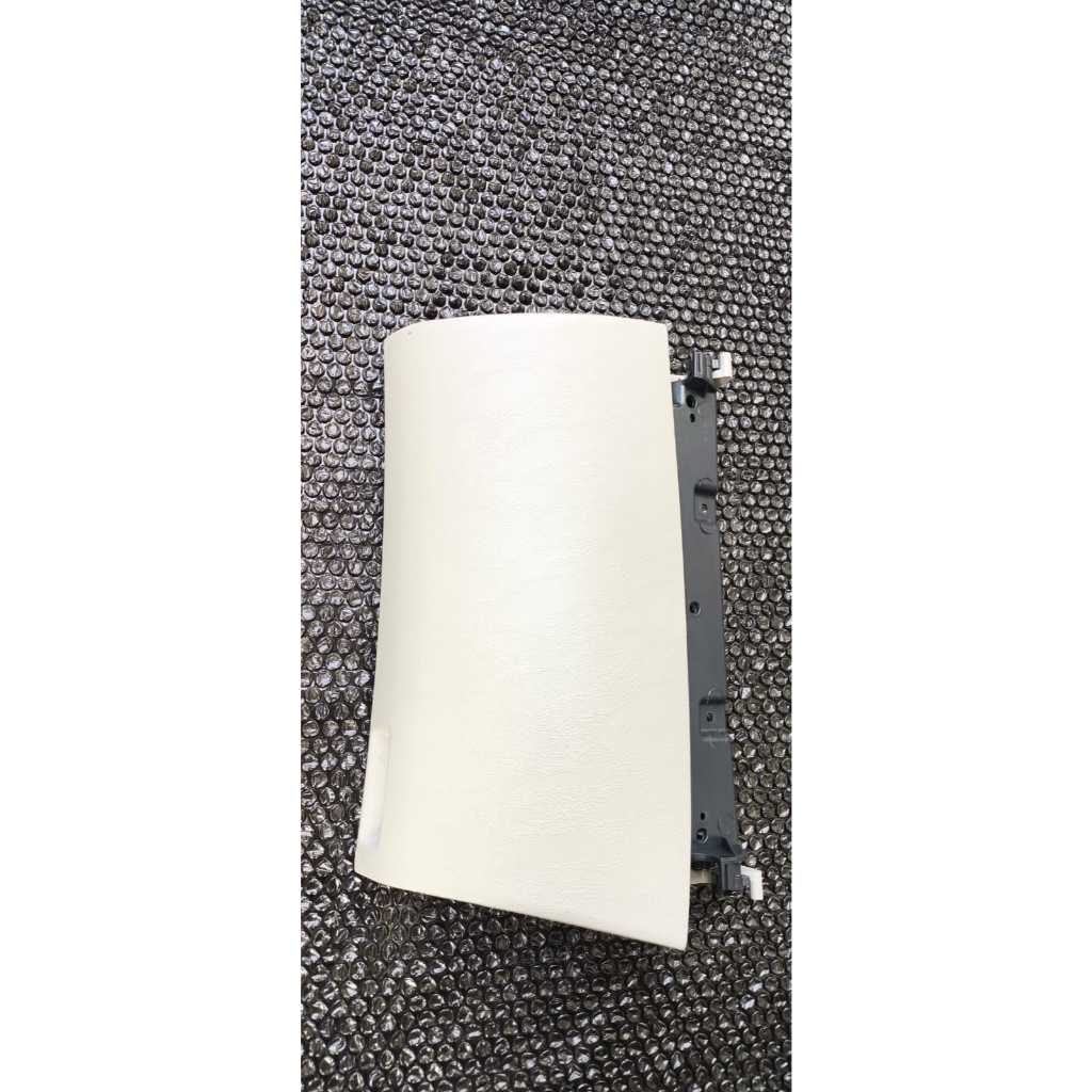 Tutup Laci Dashboard Mobil Innova 2004 - 2015