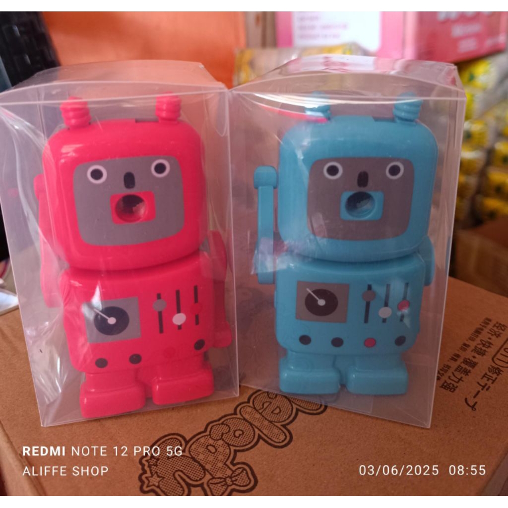 

serutan putar pensil motif robot