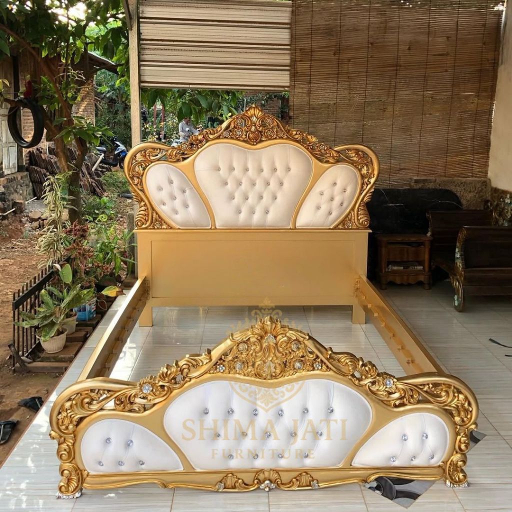 Dipan tempat tidur mewah elegan sultan kayu jati ukiran Jepara 180 x 200