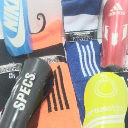 Kaos kaki bola panjang dewasa dan deker bola pelindung tulang kering satu set/Kaos kaki futsal panja