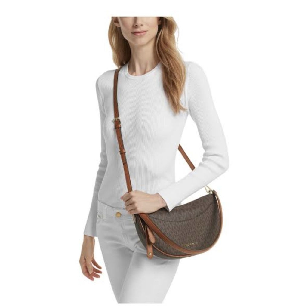 michael kors dover medium signature preloved like new