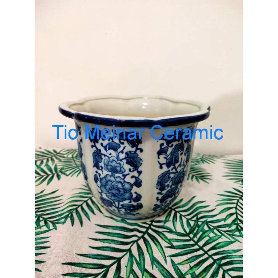 Pot Bunga Keramik Motif Bunga Daun