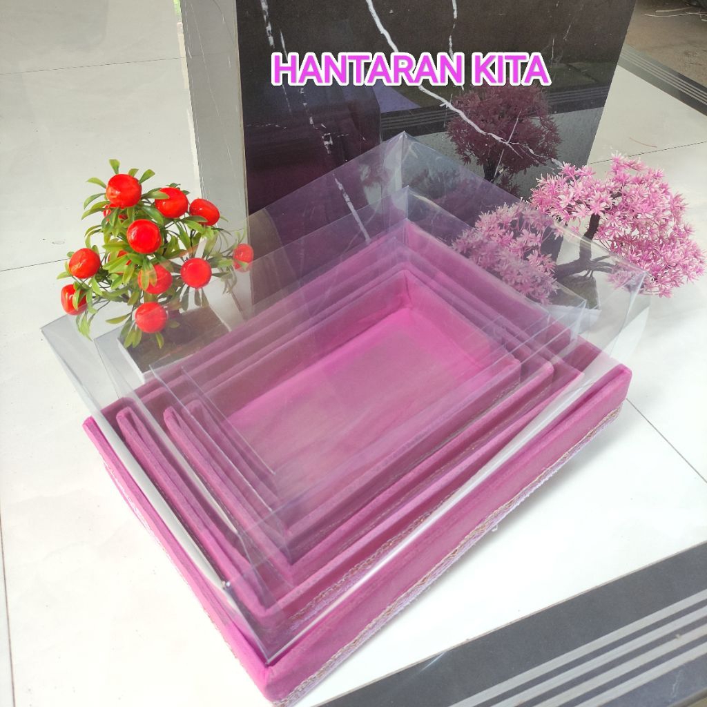

Set Box Hantaran 4 in 1 – Spunbond + Mika Polos | Minimalis & Siap Pakai