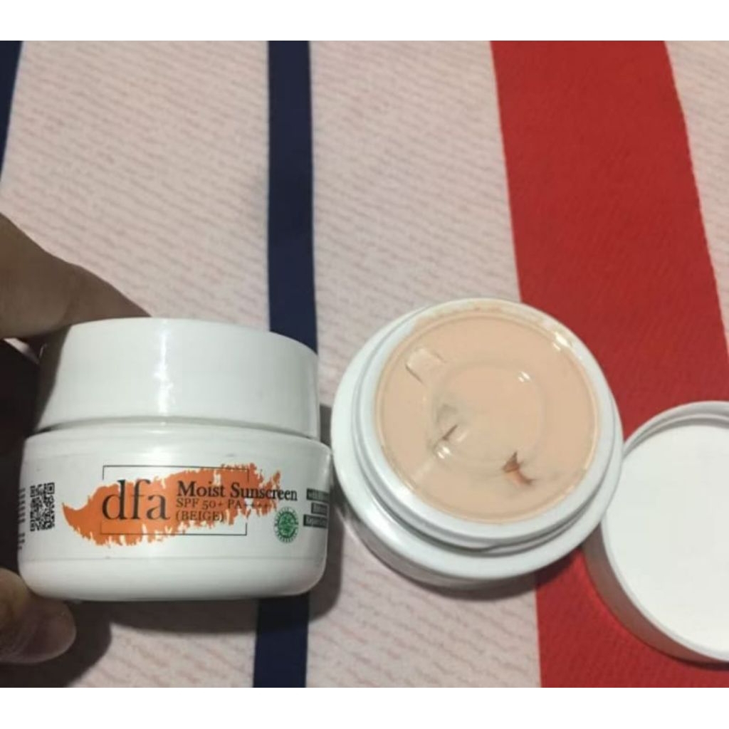 dfa moist suncreen BEIGE