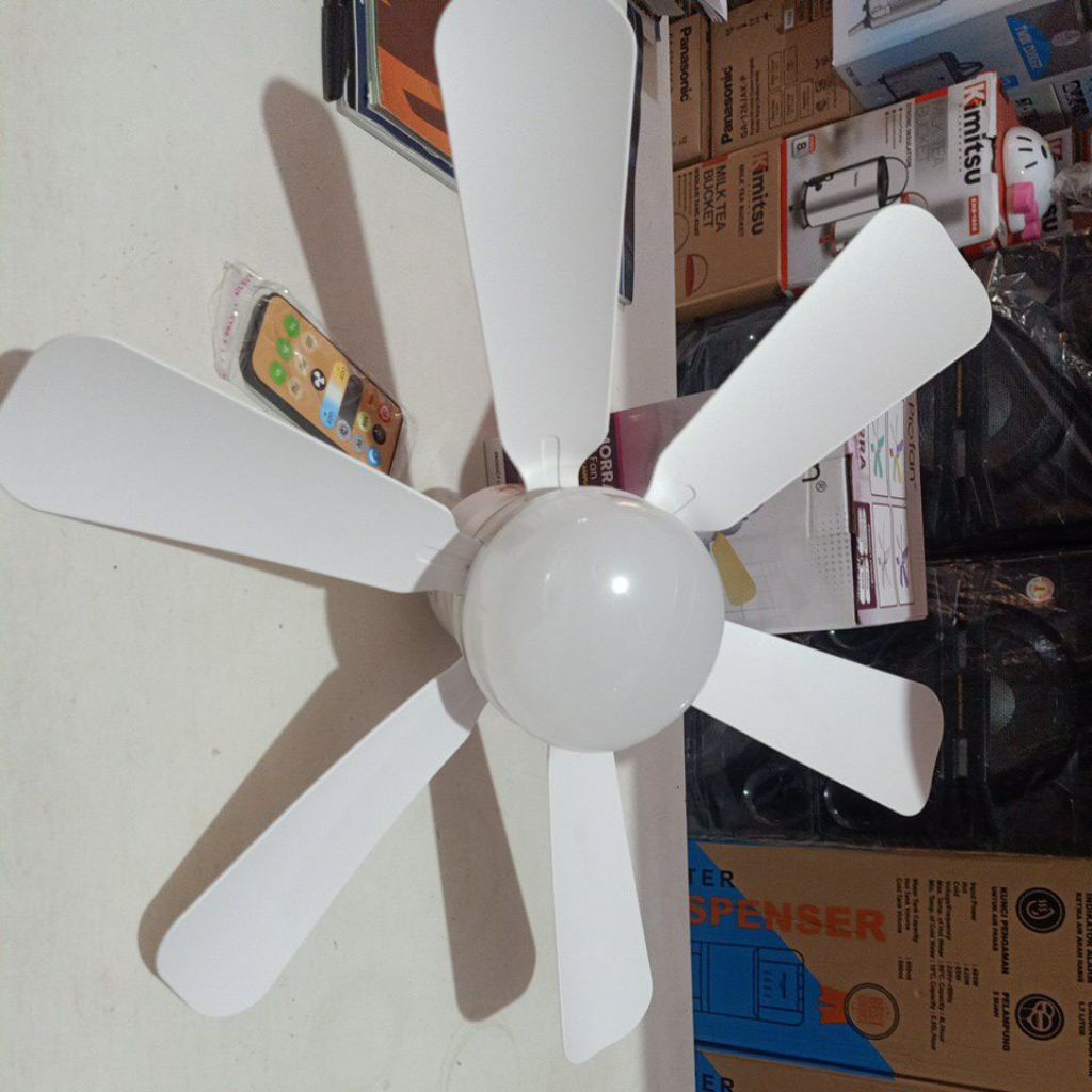 Kipas Angin Lampu plafon / Kipas angin + Lampu plafon / Heli Fan Dengan lampu Led 3Warna
