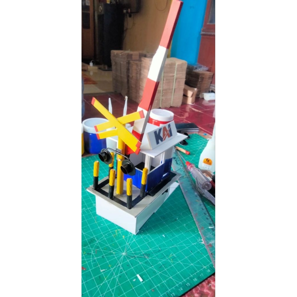 palang pintu kereta api Pos jaga - mainan miniatur palang pintu kereta api