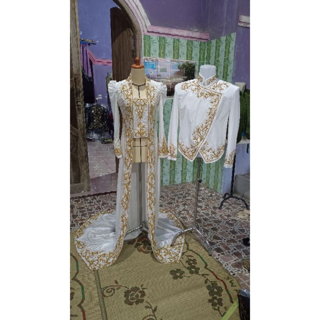 AZ Couple Pengantin Kebaya Bludru dan Beskap pengantin full Payet putih