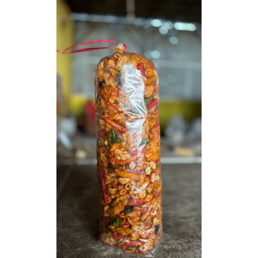 

Kerupuk seblak mix pedas daunjeruk 1bal