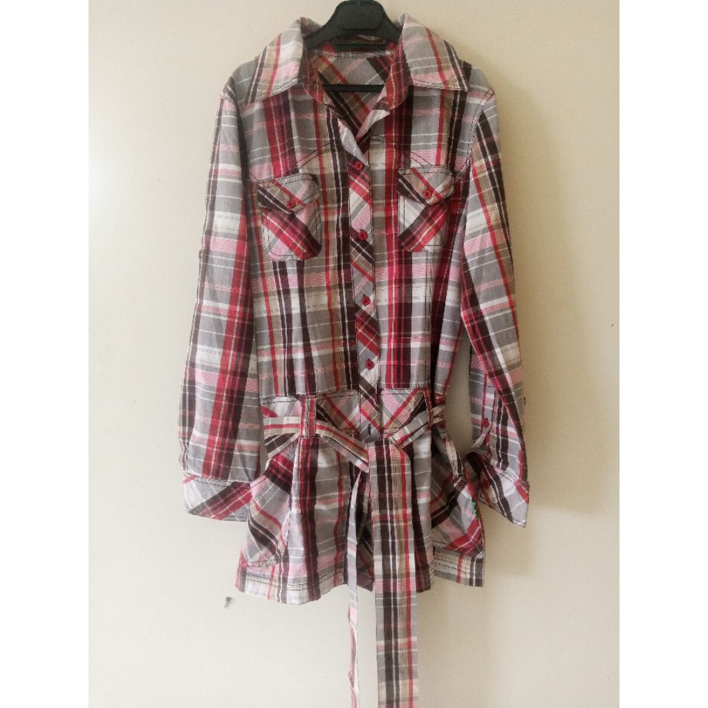 POINT ONE Kemeja Wanita Kotak Kotak Bahan Tebal -M