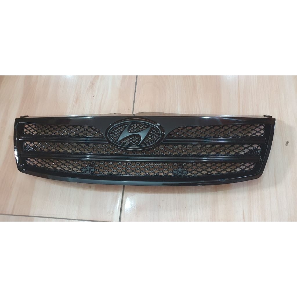 Grill hyundai avega