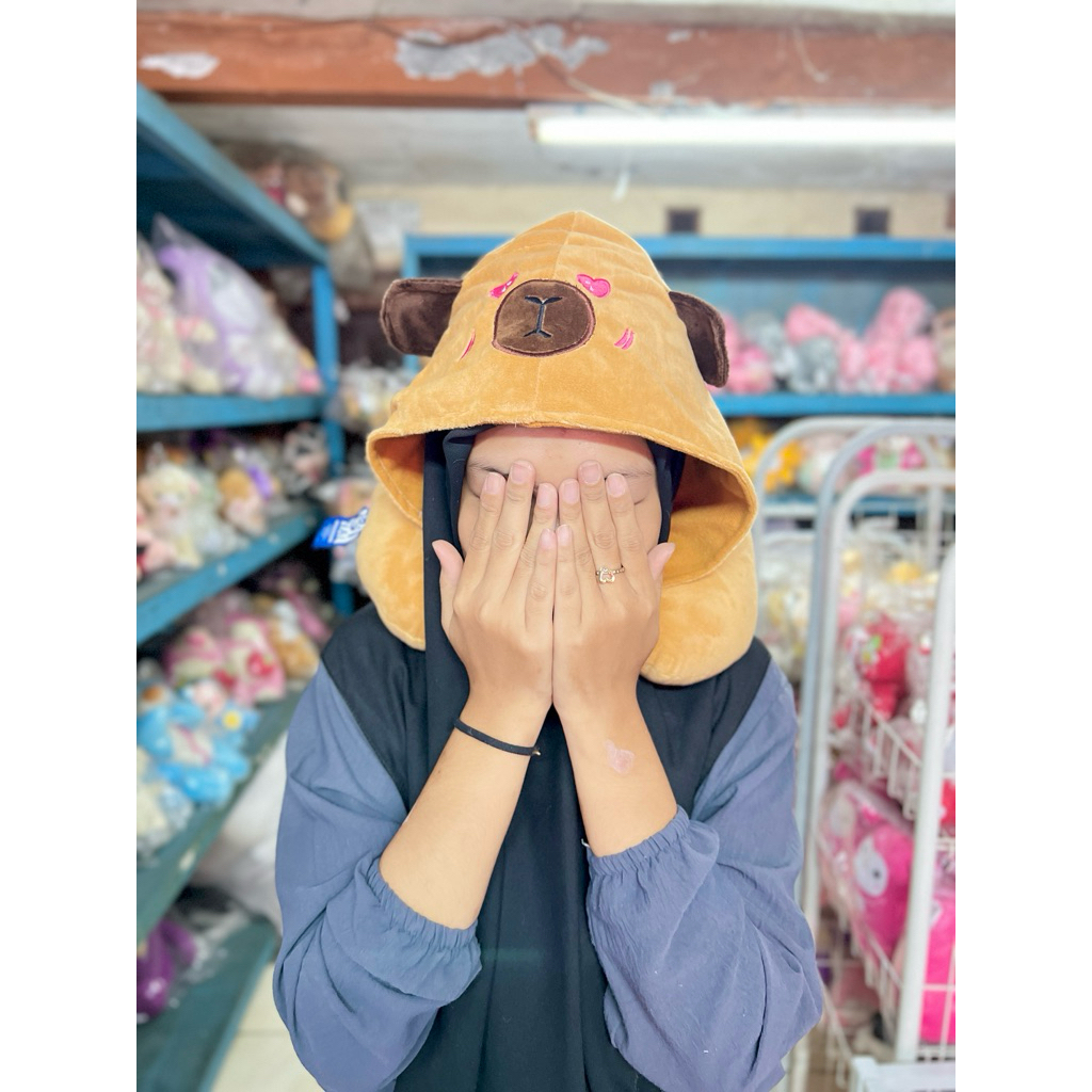 boluon bantal leher hoodie karakter capybara miniso premium wanita oh some official