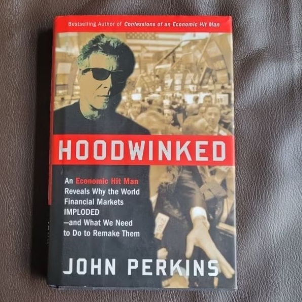 Buku Hoodwinked by John Perkins (Import)