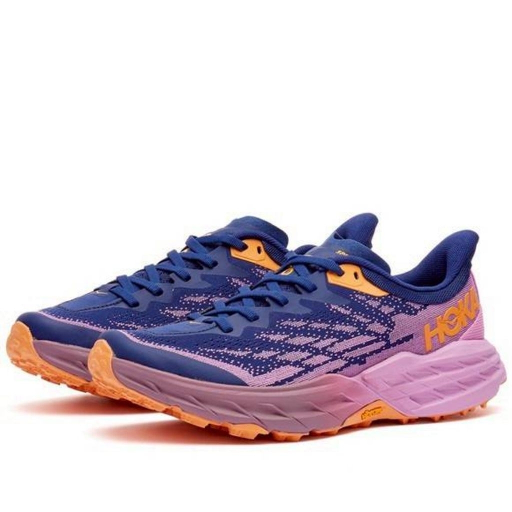 Running Hoka Speedgoat 5 Purple
