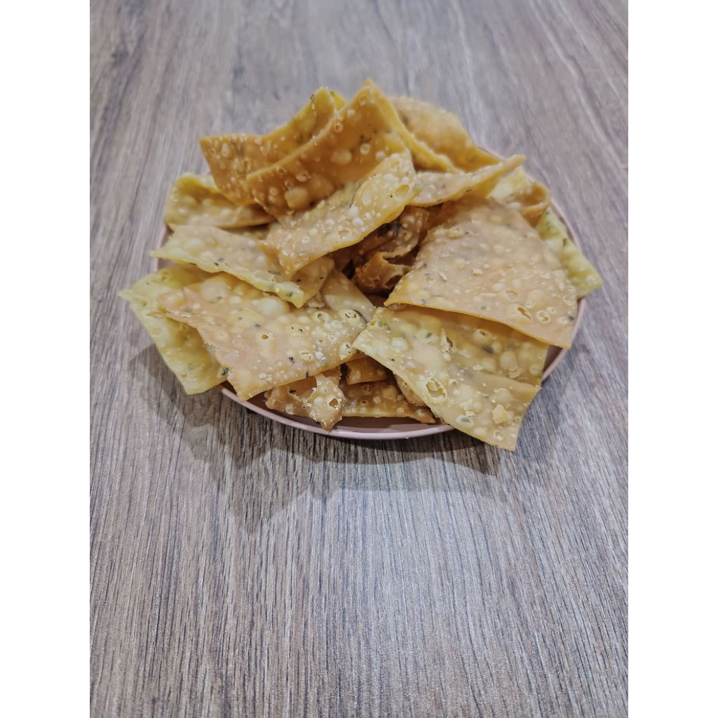 

Keripik Bawang/Pangsit