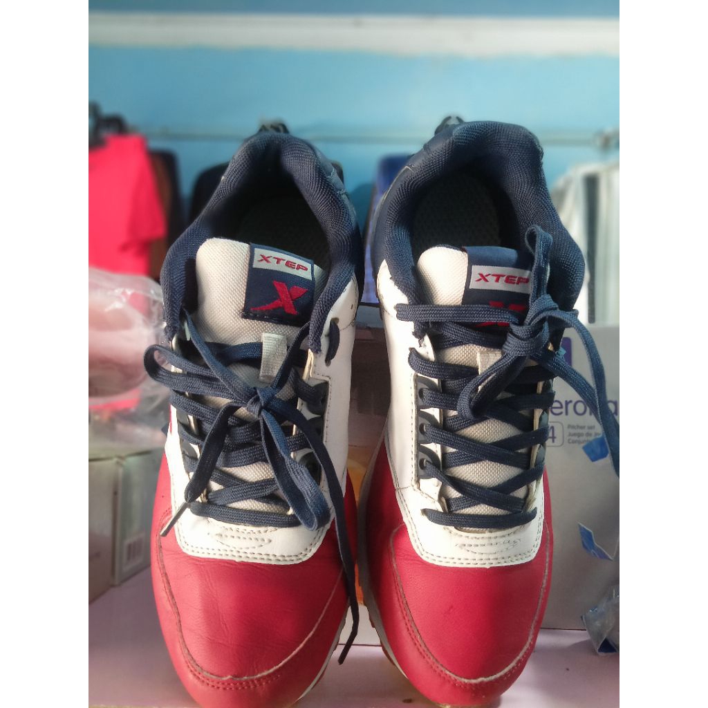 Sepatu Thrift Merk Xtep Size 39.