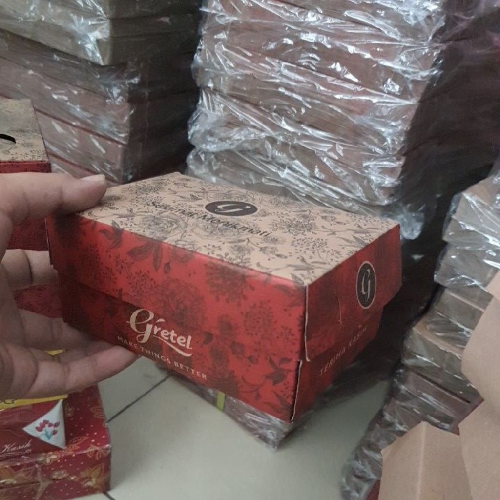 

(isi 100pcs) Dus 12x14 Snack Batik Gretel Brown R3BA ukuran 12cmx14cm / Dus 12×14 dus kue terlaris berkualitas dan elegant